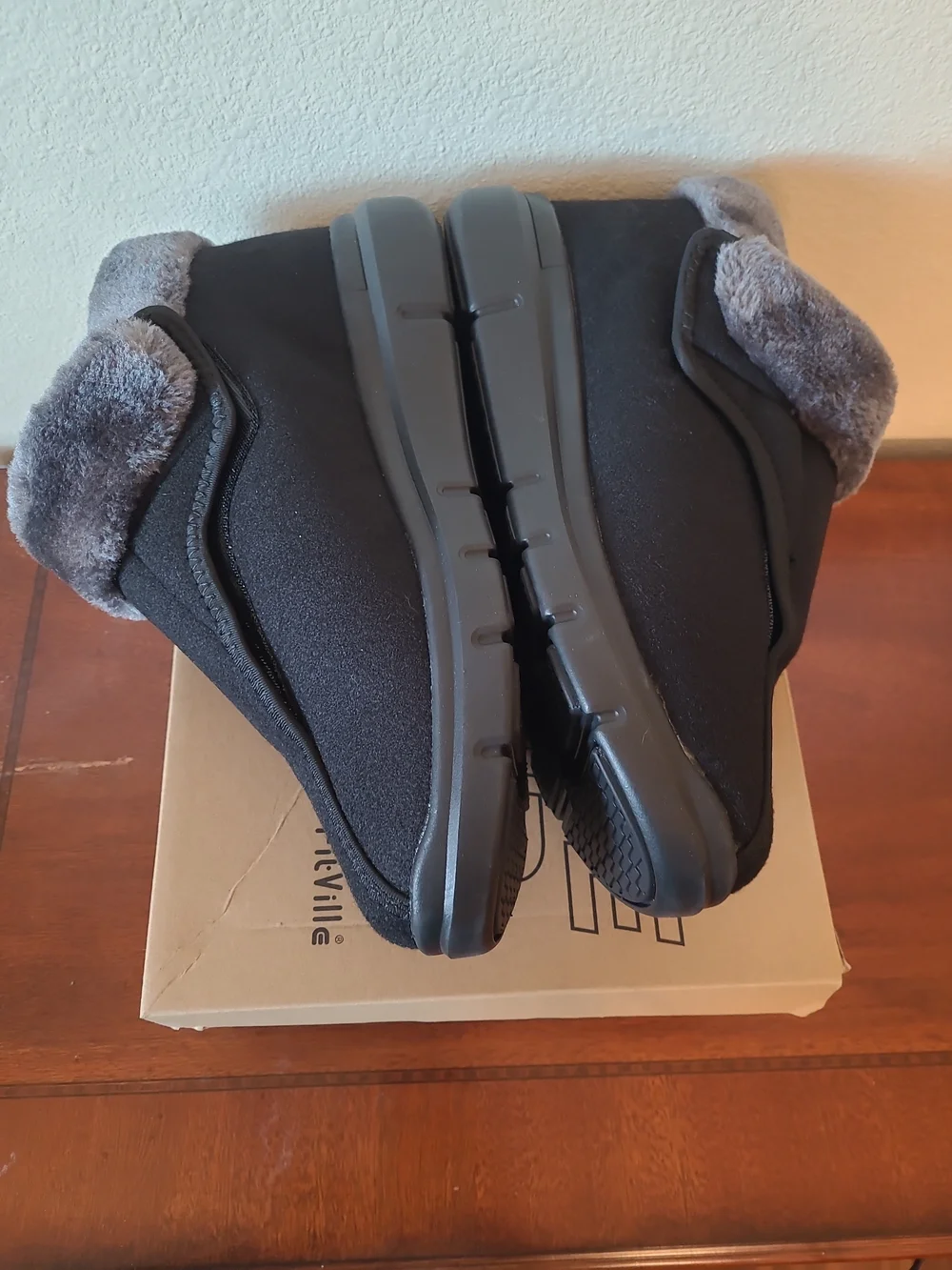 NWB FitVille Men’s Easytop Diabetic Black Cozy Slip-On Winter Boots